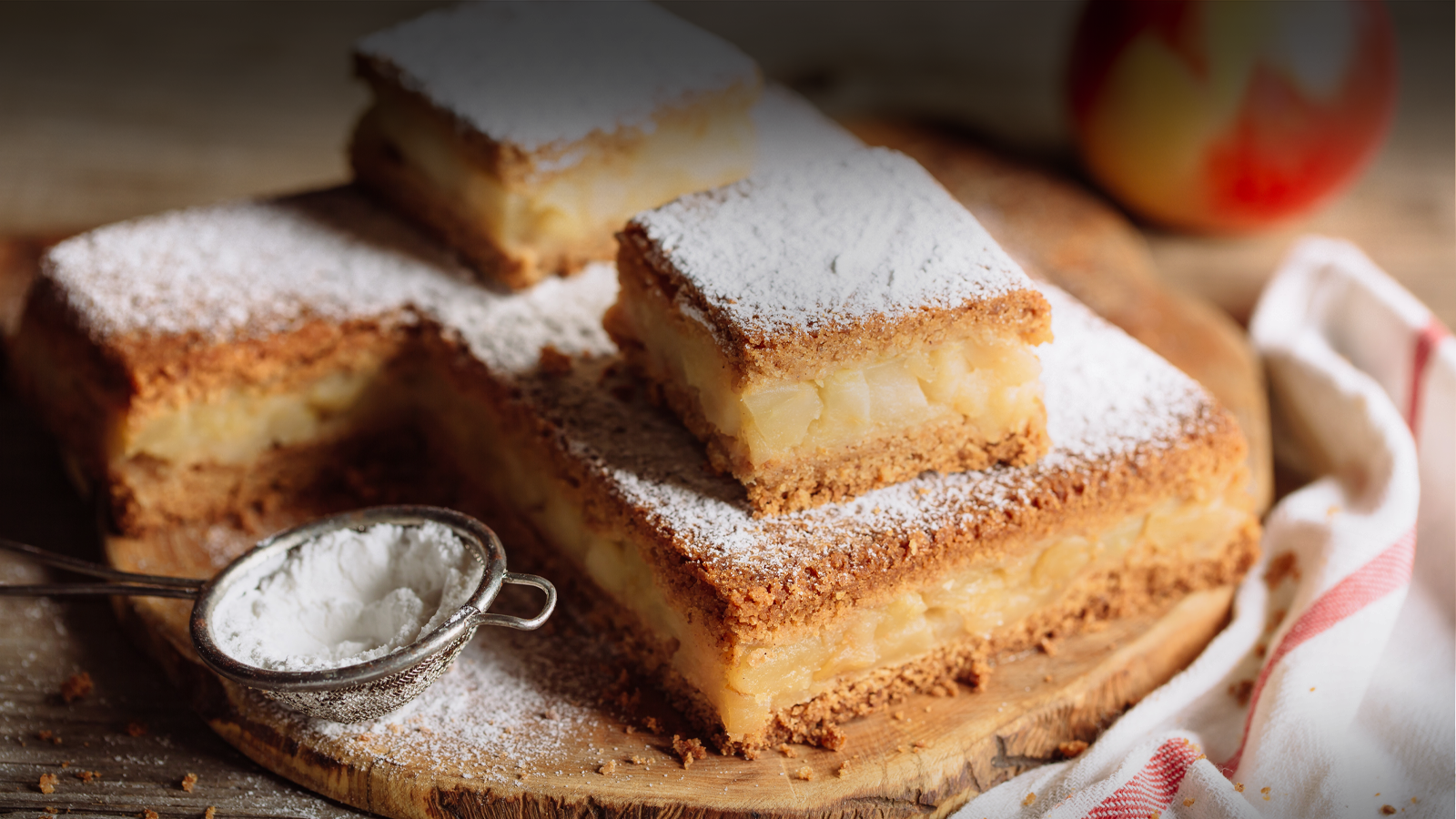 Lena pita s Plazmo in jabolki