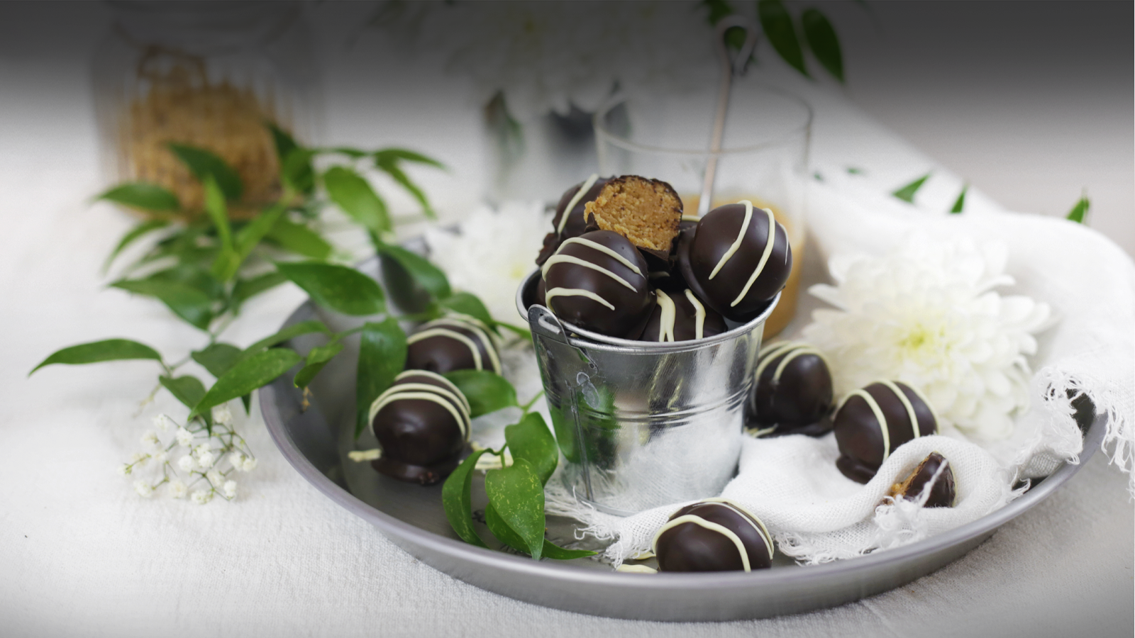 Kroglice s Plazmo in arašidovim maslom